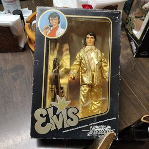 New In Box Elvis Graceland 1984 12 Inch Gold Suit Guitar Microphone Doll